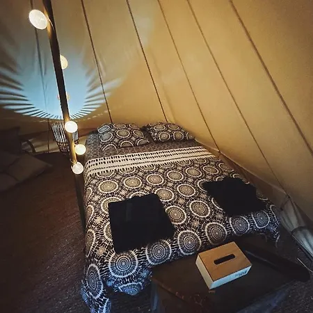 Luxury tent La Toile Du Bois De Bernac Loubes-Bernac